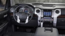 Toyota Tundra 2014 - kokpit