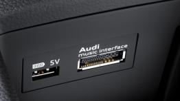Audi A3 III Cabriolet 2.0 TDI (2014) - gniazda multimedialne