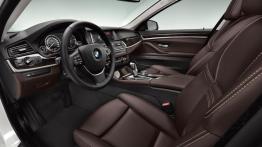 BMW serii 5 Touring F11 Facelifting (2014) - widok ogólny wnętrza z przodu