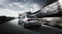 Lexus IS III 300h (2014) - tył - reflektory wyłączone