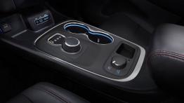 Dodge Durango III Facelifting (2014) - tunel środkowy między fotelami