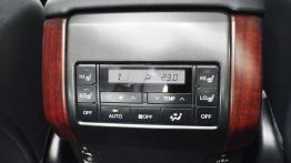 Toyota Land Cruiser 150 Facelifting (2014) - panel sterowania z tyłu