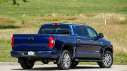 Toyota Tundra 2014 - widok z tyłu