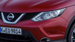 Nissan Qashqai II (2014) - lewy przedni reflektor - wyłączony