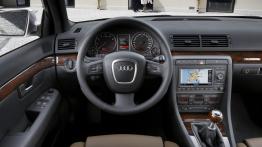 Audi A4 - kokpit