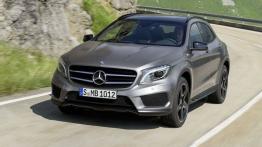 Mercedes GLA 250 4MATIC (2014) - widok z przodu