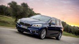 BMW 225i xDrive Active Tourer (2014) - widok z przodu