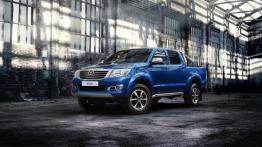 Toyota Hilux Invincible (2014) - widok z przodu