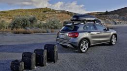 Mercedes GLA 200 CDI (2014) - prawy bok