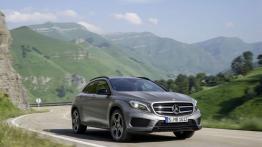 Mercedes GLA 250 4MATIC (2014) - widok z przodu