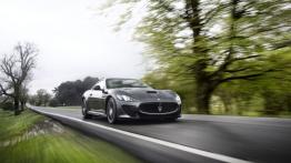 Maserati GranTurismo MC Stradale (2014) - widok z przodu