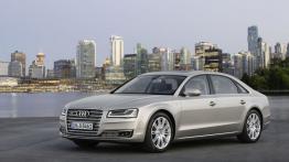 Audi A8 L W12 quattro Facelifting (2014) - widok z przodu