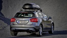 Mercedes GLA 200 CDI (2014) - widok z tyłu
