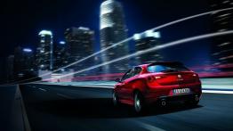 Alfa Romeo Giulietta Facelifting (2014) - tył - reflektory włączone
