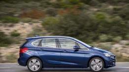 BMW 225i xDrive Active Tourer (2014) - prawy bok