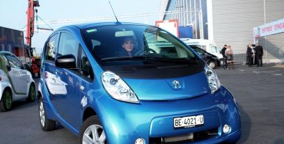 Peugeot iOn Elektryczny MMC 180 67KM 49kW 2011-2014