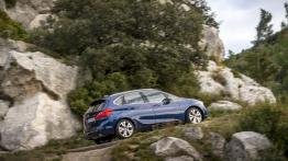 BMW 225i xDrive Active Tourer (2014) - prawy bok