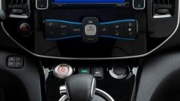 Nissan e-NV200 VIP Concept (2014) - konsola środkowa
