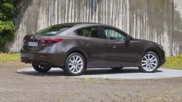 Mazda 3 III sedan (2014) - widok z tyłu