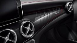 Mercedes GLA 45 AMG Edition 1 (2014) - deska rozdzielcza