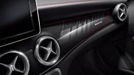 Mercedes GLA 45 AMG Edition 1 (2014) - deska rozdzielcza