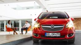 Opel Meriva II Facelifting (2014) - widok z przodu