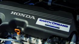 Honda CR-V IV Facelifting Prototype (2014) - silnik
