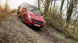 Mercedes GLA 250 4MATIC (2014) - widok z przodu