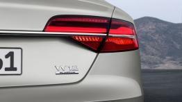 Audi A8 L W12 quattro Facelifting (2014) - emblemat