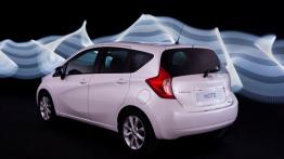 Nissan Note II (2014) - tył - reflektory wyłączone