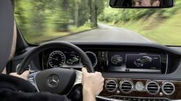 Mercedes S500 Plug-In Hybrid (2014) - kokpit