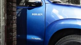 Toyota Hilux Invincible (2014) - emblemat boczny