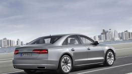 Audi A8 hybrid Facelifting (2014) - widok z tyłu