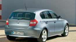 BMW Seria 1 2004 - widok z tyłu