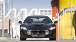 Maserati GranTurismo MC Stradale (2014) - widok z przodu