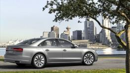 Audi A8 hybrid Facelifting (2014) - widok z tyłu