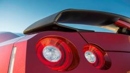 Nissan GT-R 2014 - lewy tylny reflektor - wyłączony