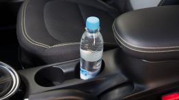 Kia Soul II (2014) - tunel środkowy między fotelami