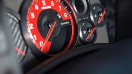 Nissan GT-R Nismo 2014 - zestaw wskaźników