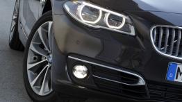 BMW serii 5 Touring F11 Facelifting (2014) - zderzak przedni