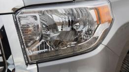 Toyota Tundra 2014 - lewy przedni reflektor - wyłączony