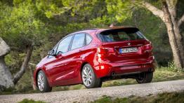 BMW 220d xDrive Active Tourer (2014) - widok z tyłu