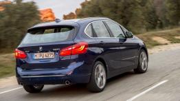 BMW 225i xDrive Active Tourer (2014) - widok z tyłu