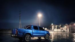 Toyota Hilux Invincible (2014) - widok z tyłu