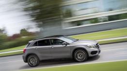 Mercedes GLA 250 4MATIC (2014) - prawy bok