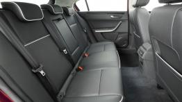 Qoros 3 Hatchback (2014) - tylna kanapa