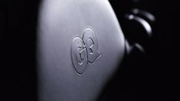 Fiat 500C GQ Edition (2014) - zagłówek na fotelu kierowcy, widok z przodu