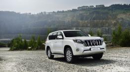 Toyota Land Cruiser 150 Facelifting (2014) - widok z przodu