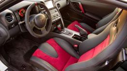 Nissan GT-R Nismo 2014 - widok ogólny wnętrza z przodu