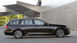 BMW serii 5 Touring F11 Facelifting (2014) - prawy bok